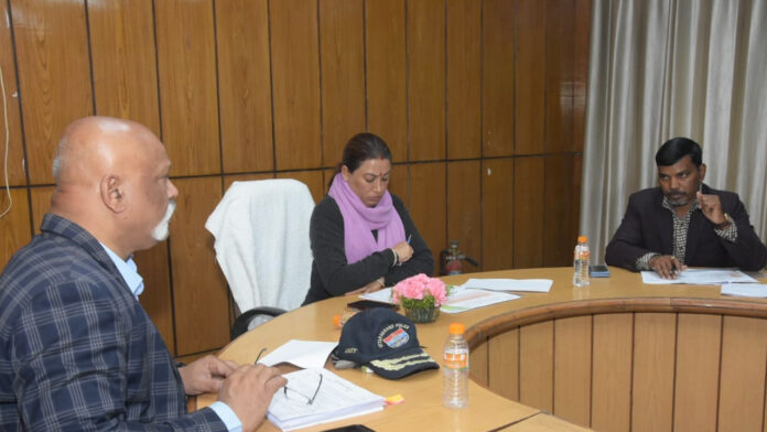 मंत्री रेखा आर्य ने मुख्यमंत्री घोषणाओं की समीक्षा की मंत्री रेखा आर्य ने मुख्यमंत्री घोषणाओं की समीक्षा की
