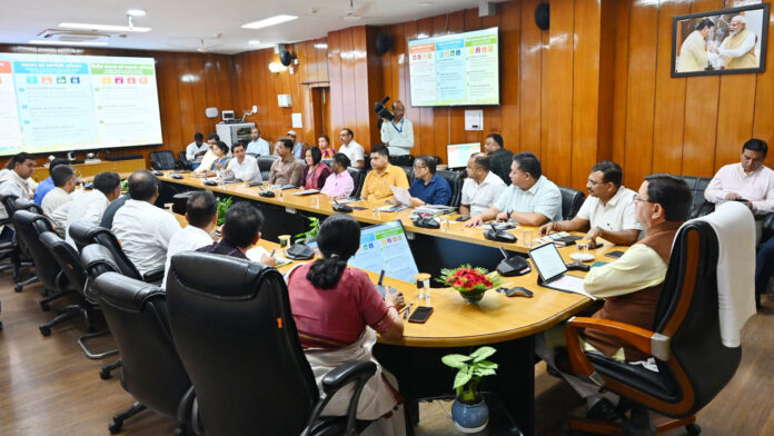 राज्य सरकार द्वारा पर्यावरण संतुलन पर विशेष ध्यान दिया जा रहा : मुख्यमंत्री धामी राज्य सरकार द्वारा पर्यावरण संतुलन पर विशेष ध्यान दिया जा रहा : मुख्यमंत्री धामी