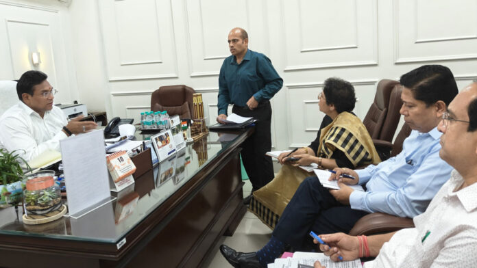 कोविड-19 की स्थिति पर स्वास्थ्य विभाग अलर्ट कोविड-19 की स्थिति पर स्वास्थ्य विभाग अलर्ट