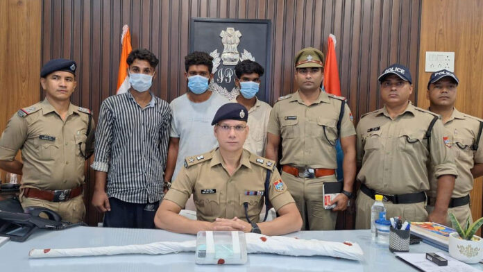 हत्या की नियत से फायरिंग करने वाले 3 गिरफ्तार