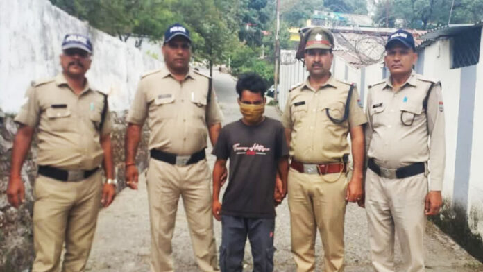 पोकलैंड मशीन के बकेट से हत्या की वारदात को अन्जाम देने का आरोपी गिरफ्तार पोकलैंड मशीन के बकेट से हत्या की वारदात को अन्जाम देने का आरोपी गिरफ्तार