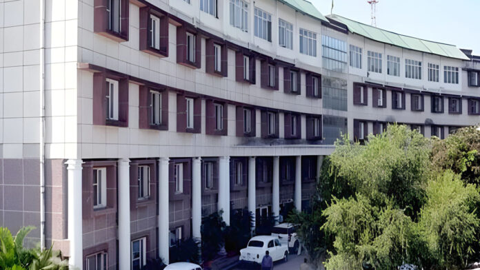 पांच आईएएस अधिकारियों के दायित्वों में फेरबदल