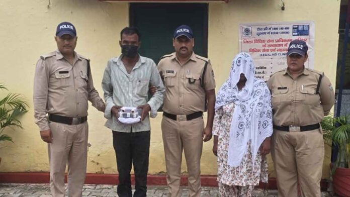 हत्या मामले में मृतक की पत्नी व प्रेमी गिरफ्तार