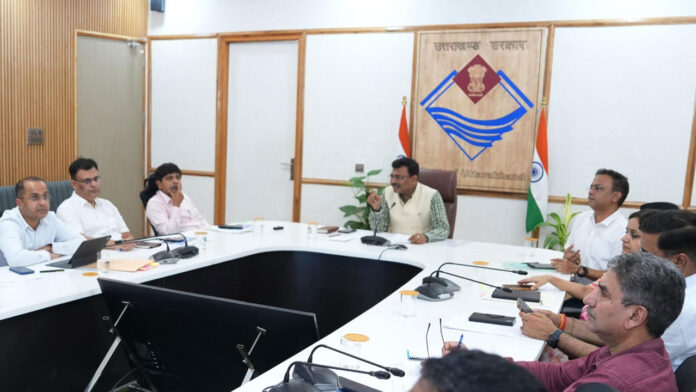 प्रत्येक कर्मचारी का सर्विस बुक डाटा किया जाए अपडेट : बर्द्धन