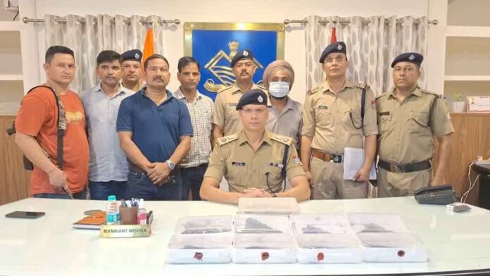 8 ऑटोमैटिक पिस्टल्स के साथ हथियार तस्कर गिरफ्तार