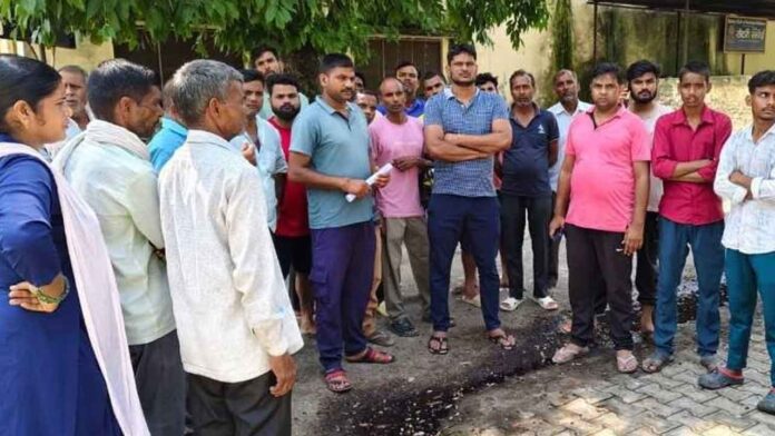 बीएसएफ जवान के पिता की चाकुओं से गोदकर हत्या बीएसएफ जवान के पिता की चाकुओं से गोदकर हत्या