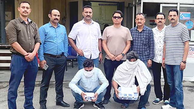 एसटीएफ ने दबोचे चीनू पंडित के गुर्गे एसटीएफ ने दबोचे चीनू पंडित के गुर्गे