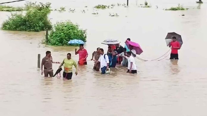 तेज बारिश से देहरादून में बने बाढ़ जैसे हालात