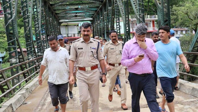 चेपडों गांव में तैयार किया गया हेलीपैड, चार घायलों किया गया एयरलिफ्ट