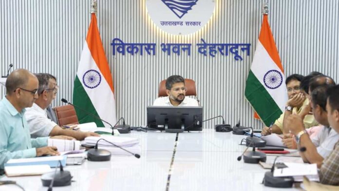 योजनाओं के क्रियान्वयन में किसी भी प्रकार की लापरवाही बर्दाश्त नहीं : सीडीओ