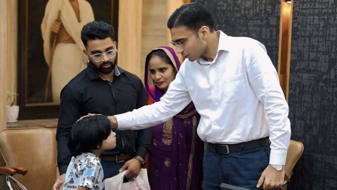 महज उम्रदराज होना ही लाचार बहू-बच्चों को बेघर करने का लाईसेंस नही : डीएम महज उम्रदराज होना ही लाचार बहू-बच्चों को बेघर करने का लाईसेंस नही : डीएम