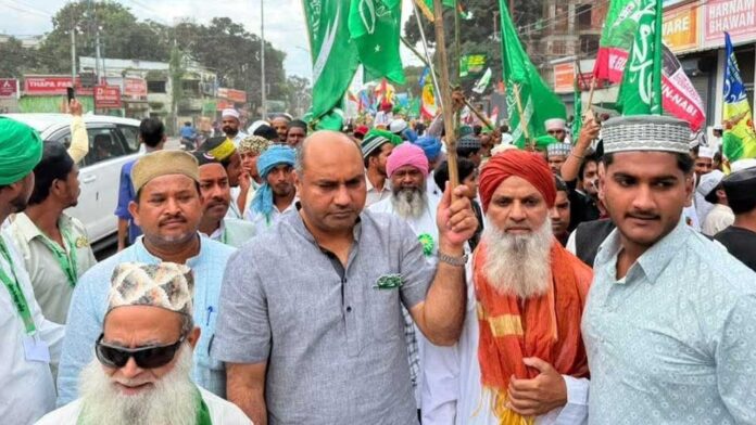 ईद-ए-मिलादुन्नबी : सत्य के मार्ग पर चलने का लिया संकल्प ईद-ए-मिलादुन्नबी : सत्य के मार्ग पर चलने का लिया संकल्प