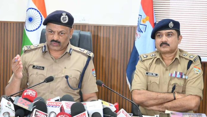 ऑपरेशन कालनेमि के तहत 4 अवैध बांग्लादेशी व पॉक्सो का अपराधी गिरफ्तार ऑपरेशन कालनेमि के तहत 4 अवैध बांग्लादेशी व पॉक्सो का अपराधी गिरफ्तार