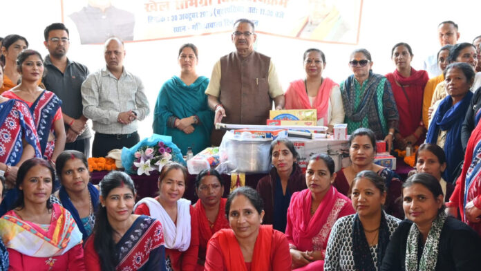 शत प्रतिशत आंगनबाड़ी केंद्रों को दी गई पठन-पाठन व खेल सामाग्री : कृषि मंत्री शत प्रतिशत आंगनबाड़ी केंद्रों को दी गई पठन-पाठन व खेल सामाग्री : कृषि मंत्री