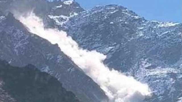 बदरीनाथ धाम में कंचन गंगा के पास टूटा ग्लेशियर