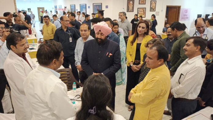 राजभवन में आयोजित किया गया निःशुल्क विशेषज्ञ स्वास्थ्य शिविर