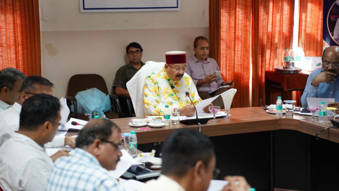 विकास कार्यों में वन भूमि की बाधाओं को दूर करें : महाराज