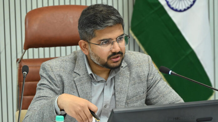 जल जीवन मिशन कार्यों में तेजी लाए : अभिनव शाह जल जीवन मिशन कार्यों में तेजी लाए : अभिनव शाह