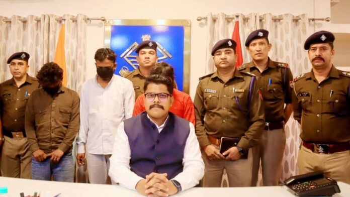 महिला गैंगरेप मामला : तीन आरोपी गिरफ्तार