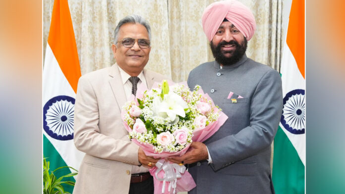 राज्यपाल से मिले कुलपति प्रो. डॉ. हिमांशु ऐरन राज्यपाल से मिले कुलपति प्रो. डॉ. हिमांशु ऐरन