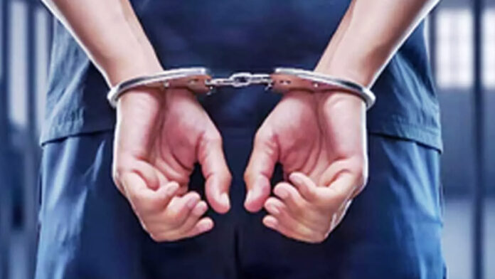 उपखंड शिक्षा अधिकारी एक लाख की रिश्वत लेते गिरफ्तार उपखंड शिक्षा अधिकारी एक लाख की रिश्वत लेते गिरफ्तार