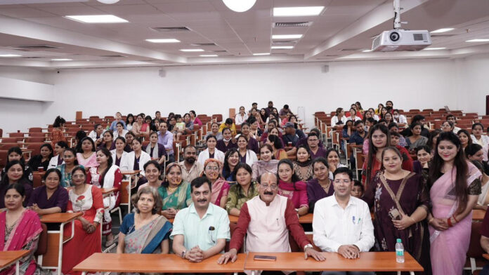 स्वास्थ्यकर्मियों को गृह जनपद में मिले तैनाती : उनियाल