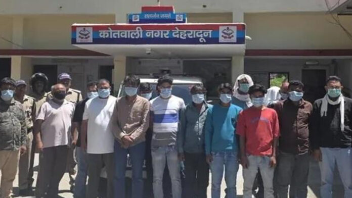 हाईप्रोफाइल जुए का भंडाफोड़, 18 आरोपी चढ़े पुलिस के हत्थे हाईप्रोफाइल जुए का भंडाफोड़, 18 आरोपी चढ़े पुलिस के हत्थे