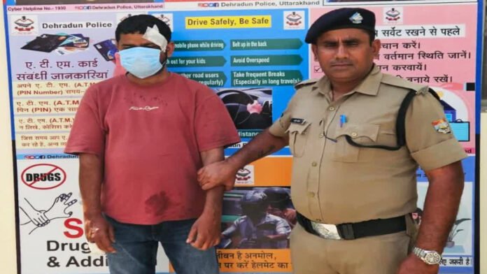 पुरानी रंजिश में एक युवक ने महिला और उसके बेटे पर चाकू से वार कर किया घायल पुरानी रंजिश में एक युवक ने महिला और उसके बेटे पर चाकू से वार कर किया घायल