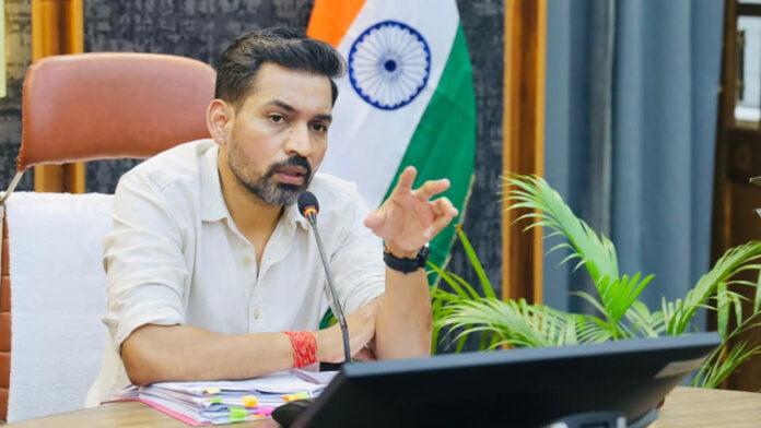 गंभीर बीमारियों से जूझ रहे बच्चों को मिलेगा निःशुल्क उपचार : जिलाधिकारी