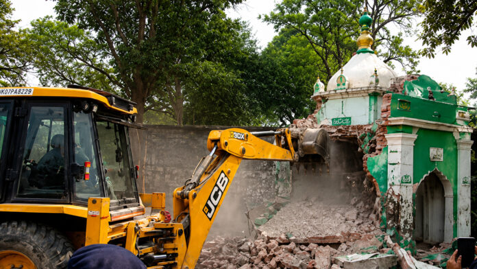 45 दिनों में 23 मुस्लिम धार्मिक स्थलों पर चला बुलडोजर 45 दिनों में 23 मुस्लिम धार्मिक स्थलों पर चला बुलडोजर