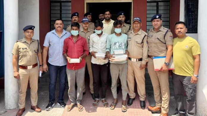 कौशल्या हत्याकांड का खुलासा, प्रेमी सहित तीन गिरफ्तार कौशल्या हत्याकांड का खुलासा, प्रेमी सहित तीन गिरफ्तार