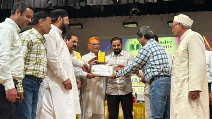 250 मेधावियों और 26 समाजसेवियों का हुआ सम्मान 250 मेधावियों और 26 समाजसेवियों का हुआ सम्मान