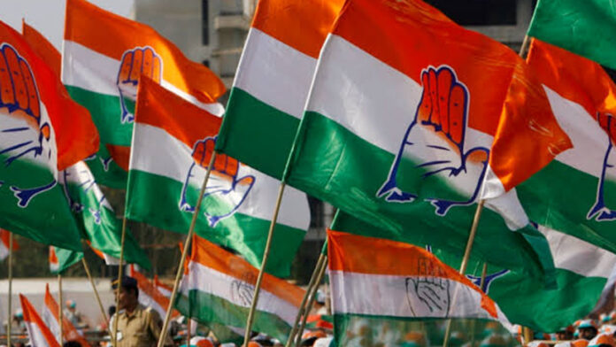 कांग्रेस से तीन नेता छह साल के लिए निष्कासित कांग्रेस से तीन नेता छह साल के लिए निष्कासित