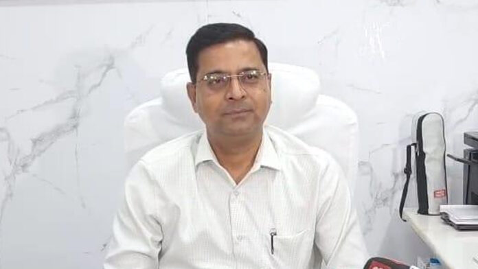 लोनिवि सचिव बोले नपेंगे जिम्मेदार अधिकारी और ठेकेदार लोनिवि सचिव बोले नपेंगे जिम्मेदार अधिकारी और ठेकेदार