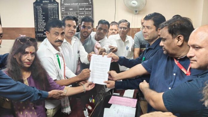 दून अस्पताल की बदहाल व्यवस्थाओं पर कांग्रेस ने किया प्रदर्शन