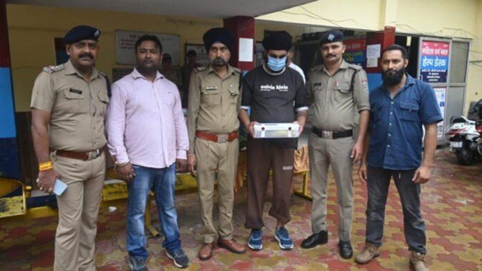 करोड़ों की हेरोइन सहित पंजाब का नशा तस्कर गिरफ्तार करोड़ों की हेरोइन सहित पंजाब का नशा तस्कर गिरफ्तार
