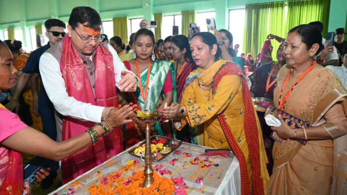 महिलाओं के लिए अधिक सुविधाजनक और सम्मानजनक वातावरण सुनिश्चित किया जाएगा : मुख्यमंत्री धामी