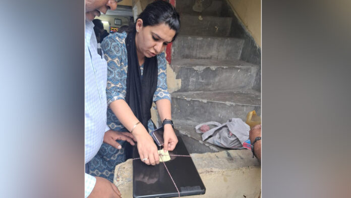 अवैध वसूली मामले में चार जन सेवा केंद्र सील
