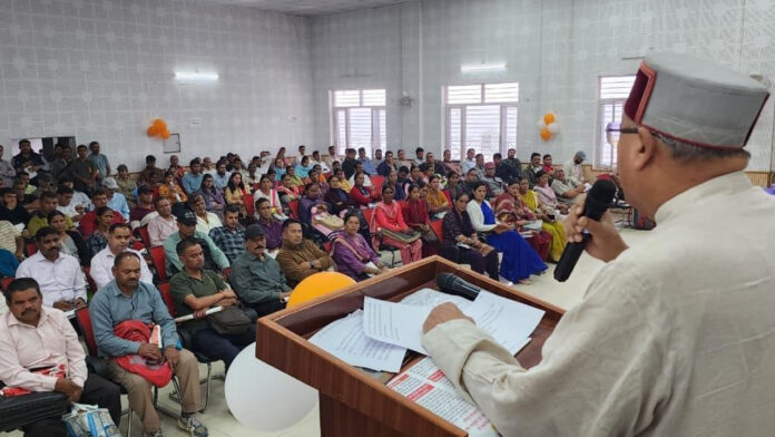 श्रमिक अपने पसीने से प्रदेश के विकास की नई इबारत लिख रहे हैं : महाराज